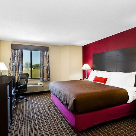 Baymont Inn & Suites By Wyndham Mukwonago Εξωτερικό φωτογραφία