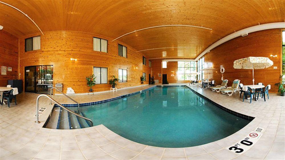Baymont Inn & Suites By Wyndham Mukwonago Εξωτερικό φωτογραφία