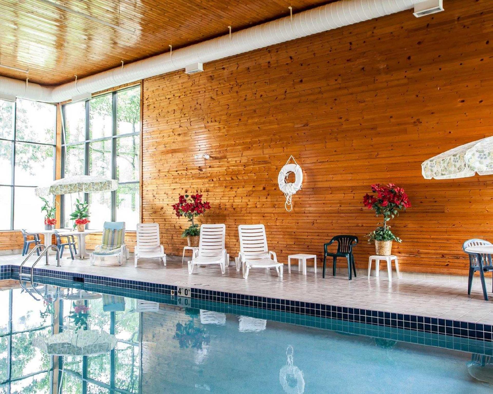 Baymont Inn & Suites By Wyndham Mukwonago Εξωτερικό φωτογραφία