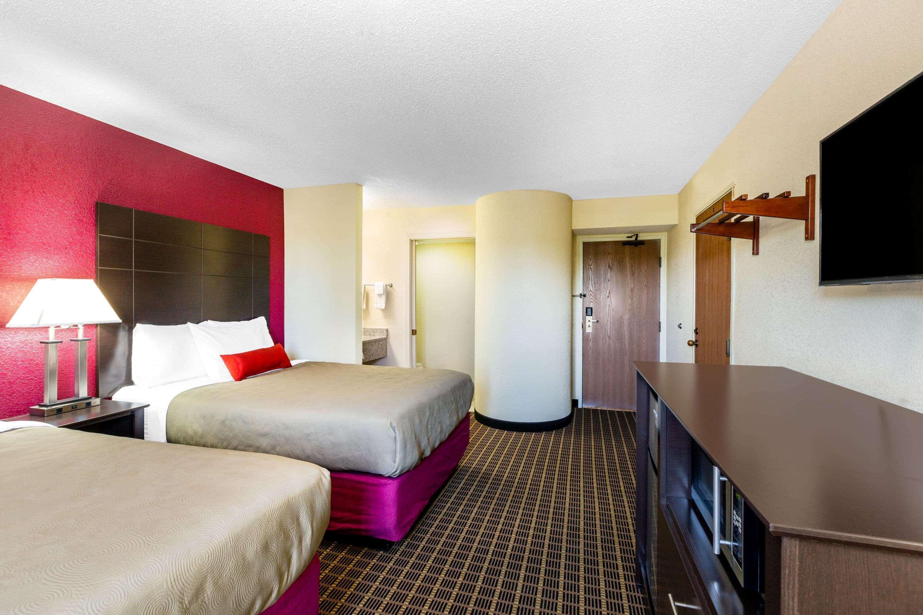 Baymont Inn & Suites By Wyndham Mukwonago Εξωτερικό φωτογραφία