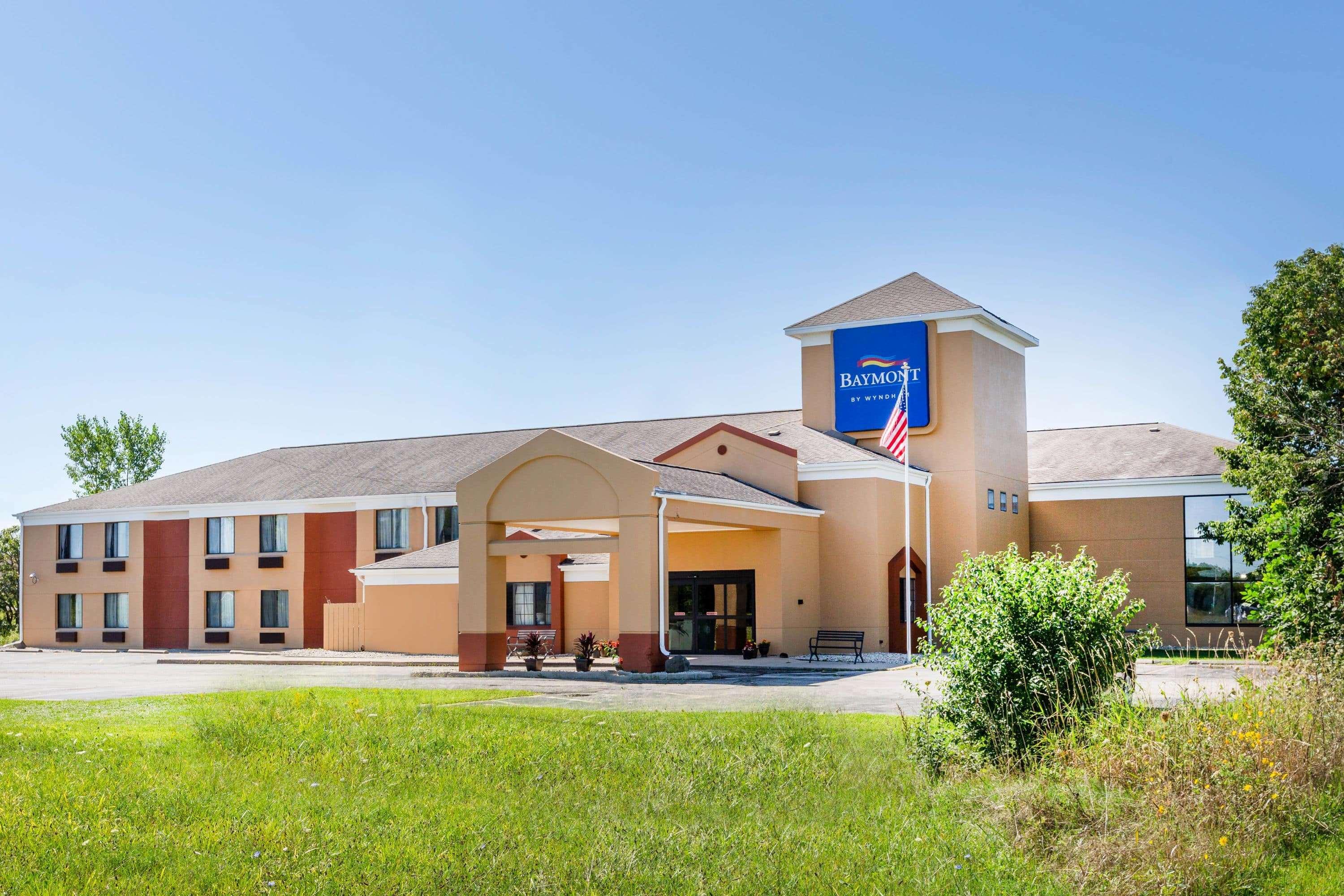 Baymont Inn & Suites By Wyndham Mukwonago Εξωτερικό φωτογραφία