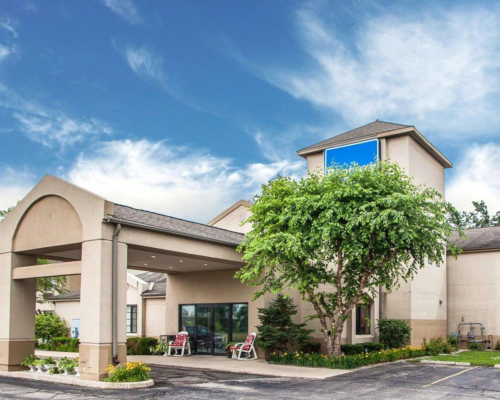 Baymont Inn & Suites By Wyndham Mukwonago Εξωτερικό φωτογραφία