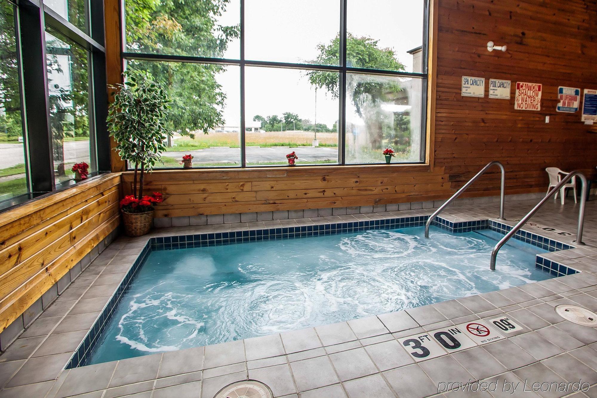 Baymont Inn & Suites By Wyndham Mukwonago Εξωτερικό φωτογραφία