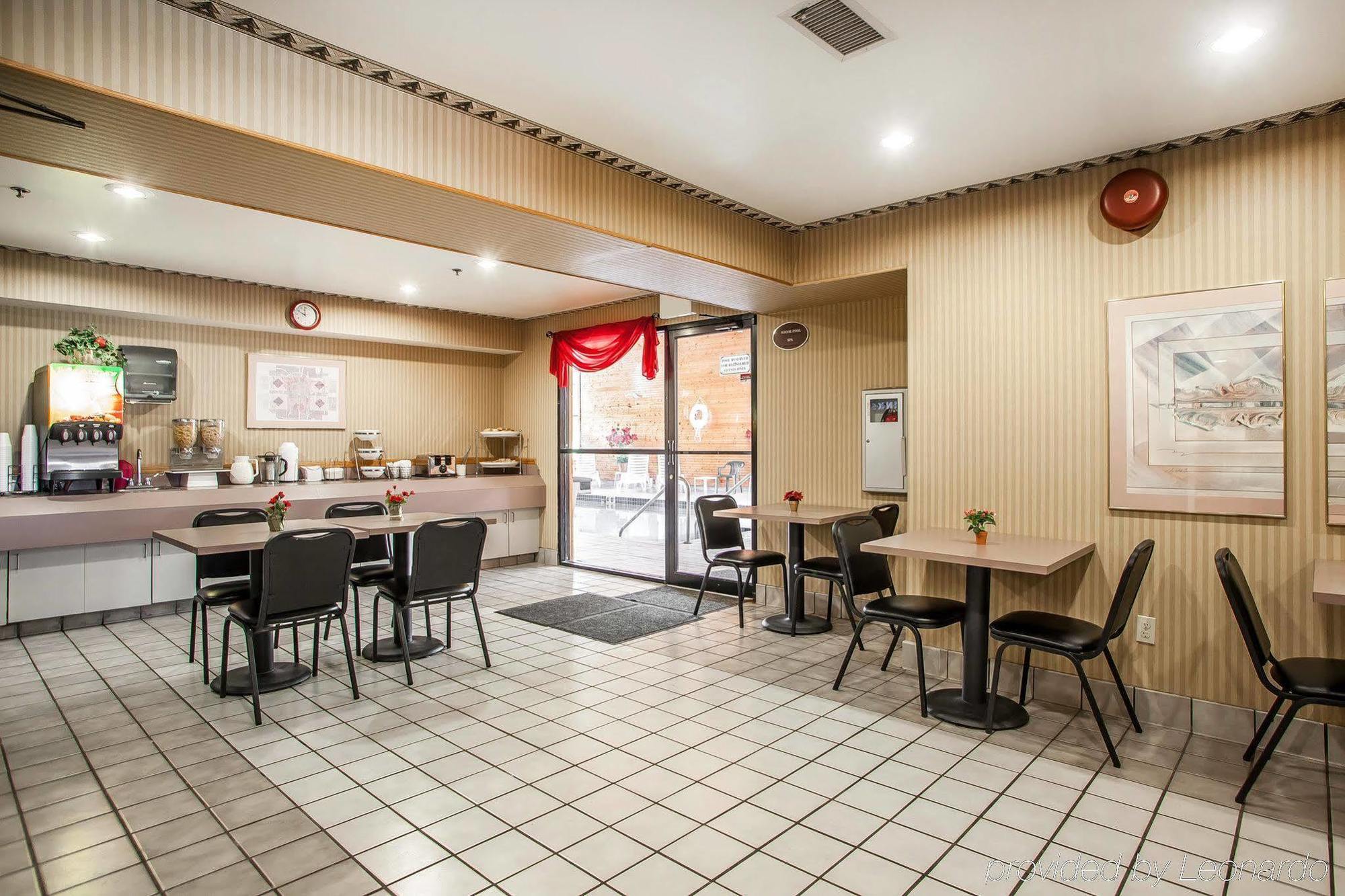 Baymont Inn & Suites By Wyndham Mukwonago Εξωτερικό φωτογραφία