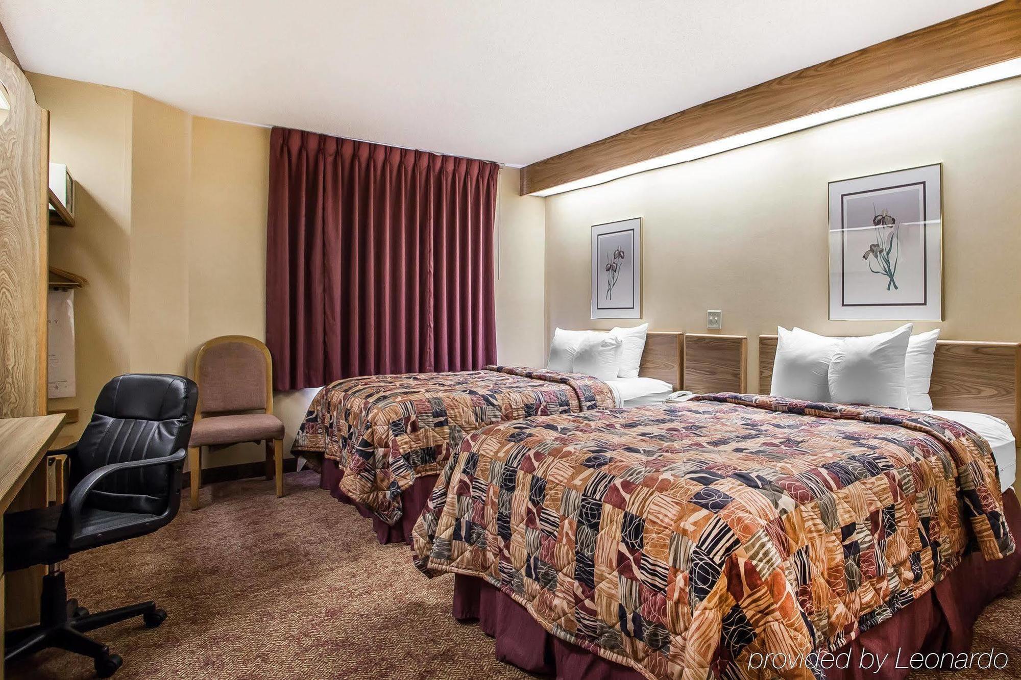 Baymont Inn & Suites By Wyndham Mukwonago Εξωτερικό φωτογραφία
