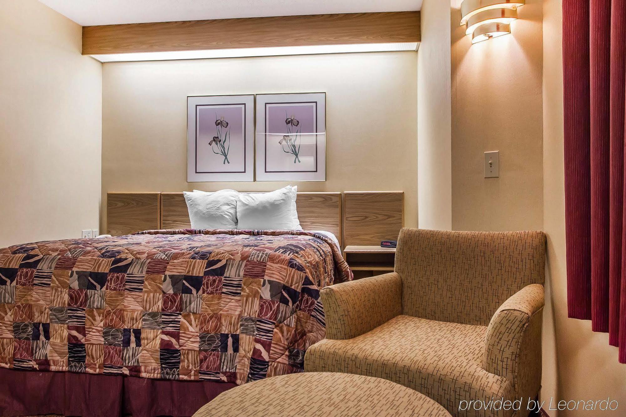Baymont Inn & Suites By Wyndham Mukwonago Εξωτερικό φωτογραφία
