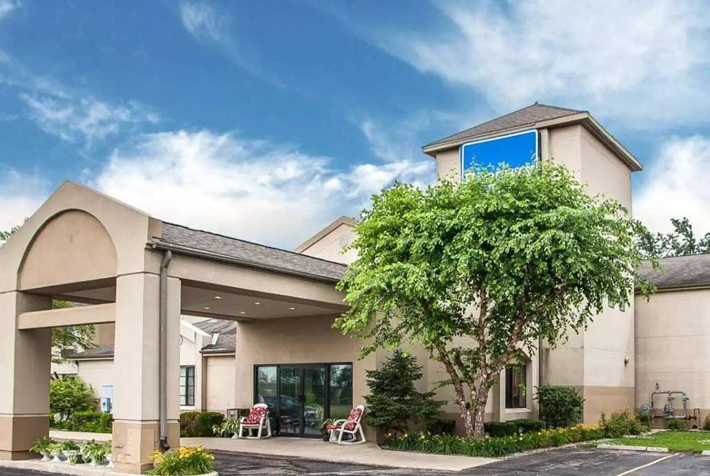 Baymont Inn & Suites By Wyndham Mukwonago Εξωτερικό φωτογραφία